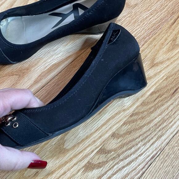 Anne Klein Sport black peekaboo wedges studs 6 - Picture 5 of 10